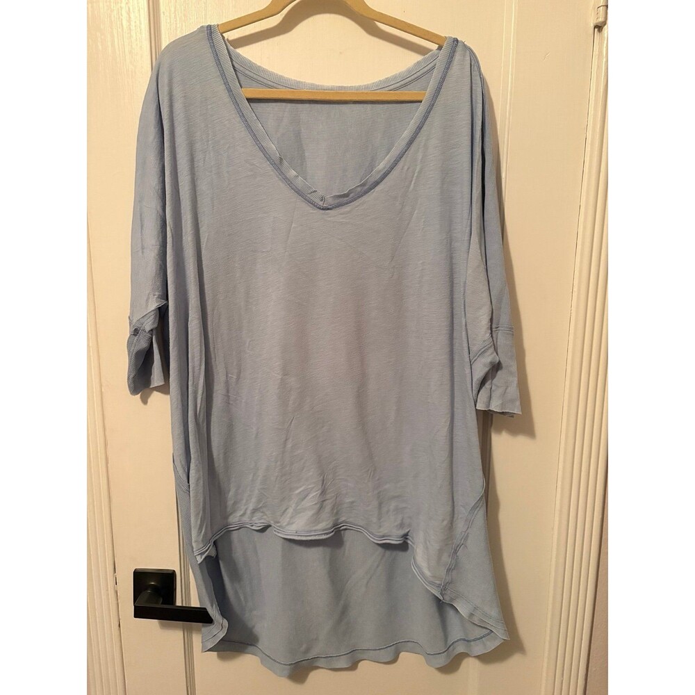 Free People Top quarter sleeves